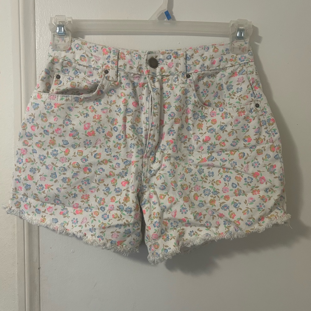 Billabong High Waist Floral Women's Shorts - White and Pink